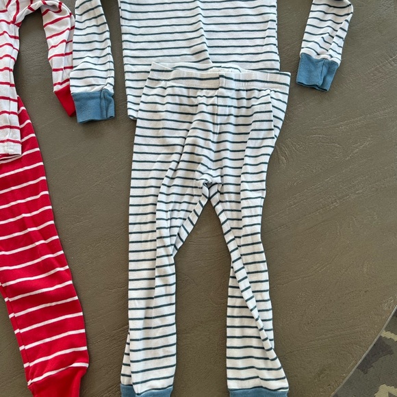 Bundle of 3 Carters Pajamas 3T - Picture 3 of 7
